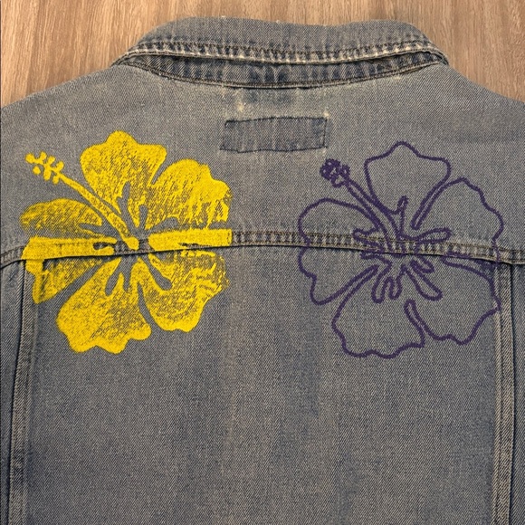 New Free People x Tricia Fix Hibiscus Floral Distressed Jean Jacket Women’s XL - Picture 14 of 16